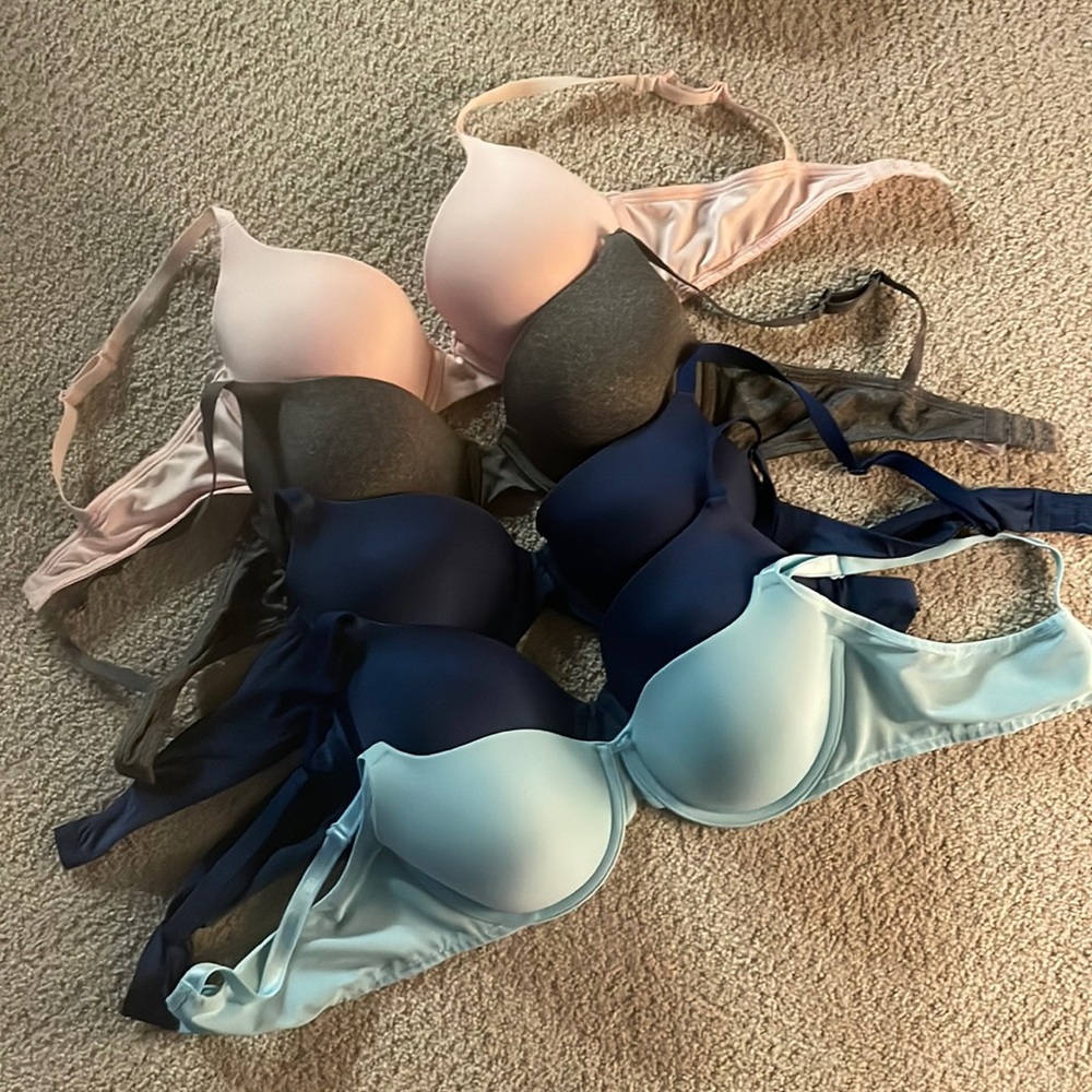 A bundle of 5 brass in size 36B